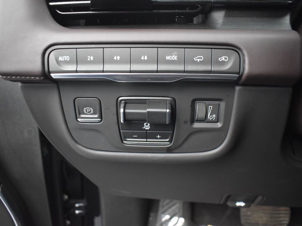 Certified 2023 Cadillac Escalade ESV Sport Platinum w/ LPO, ONYX Package image 13