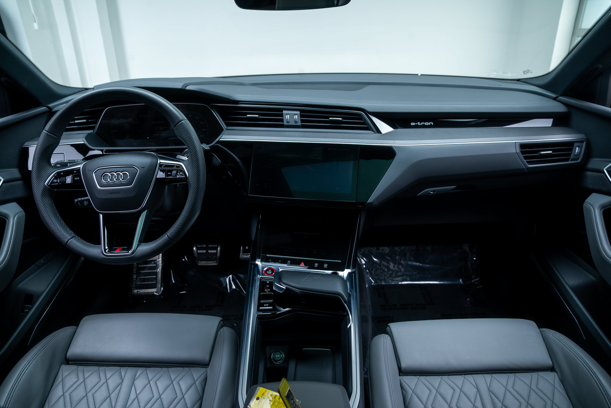Used 2024 Audi SQ8 e-tron Prestige w/ Prestige Package AWD/4WD image 8
