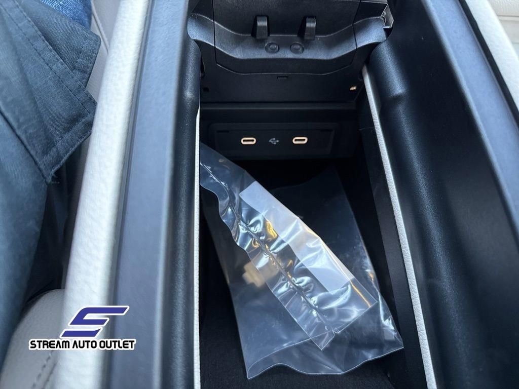 Used 2024 Mercedes-Benz CLA 250 4MATIC image 24