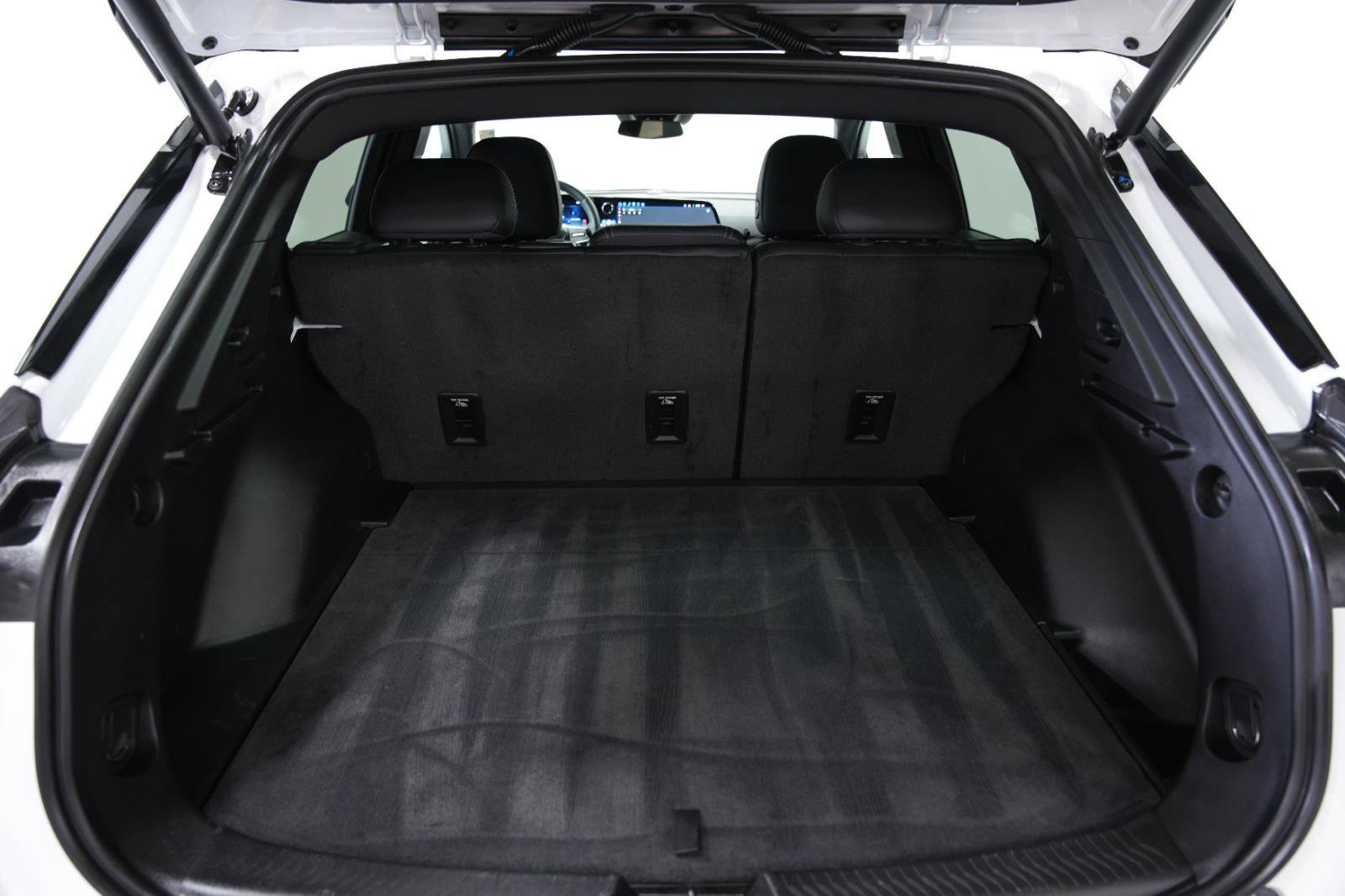 Used 2024 Chevrolet Equinox EV LT w/ LPO, Trailering Package FWD image 16
