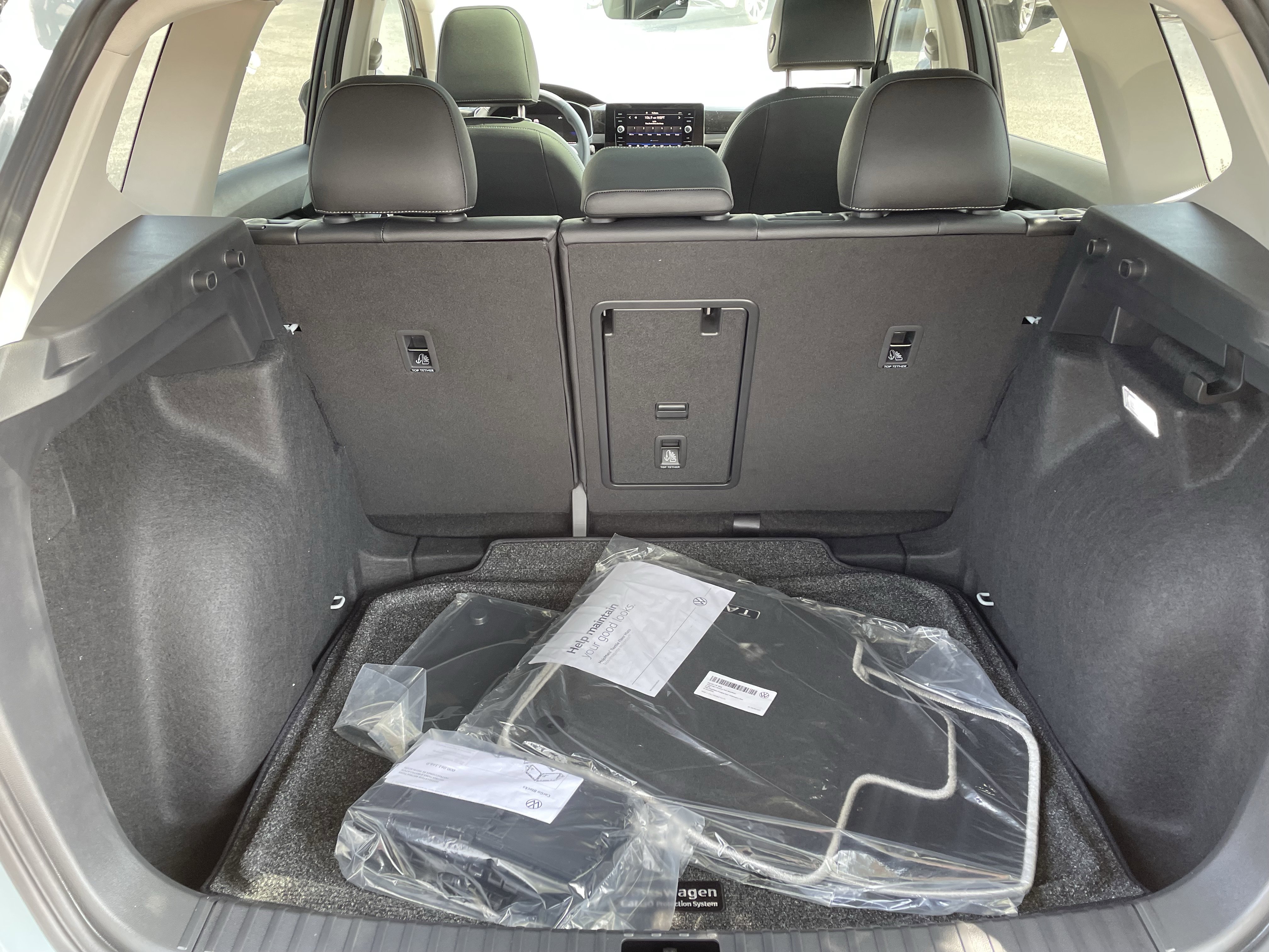 New 2026 Volkswagen Taos SE FWD image 9