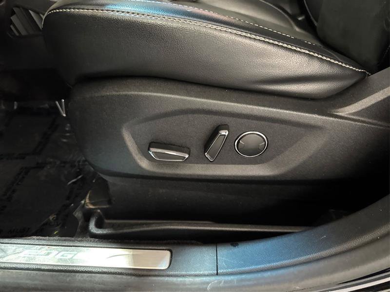 Used 2016 Ford Edge Sport w/ Technology Package image 19