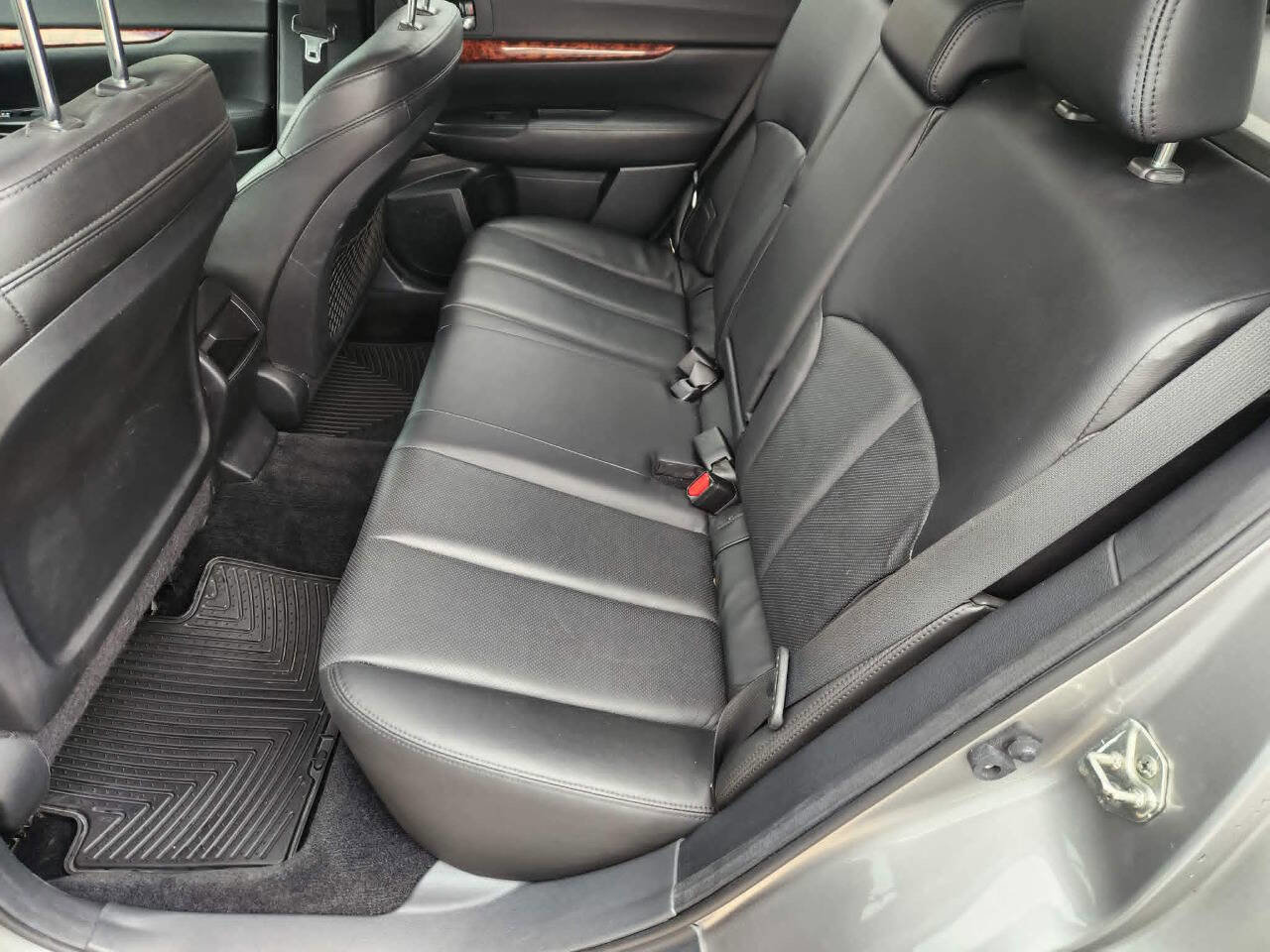 Used 2011 Subaru Outback 2.5i Limited image 13