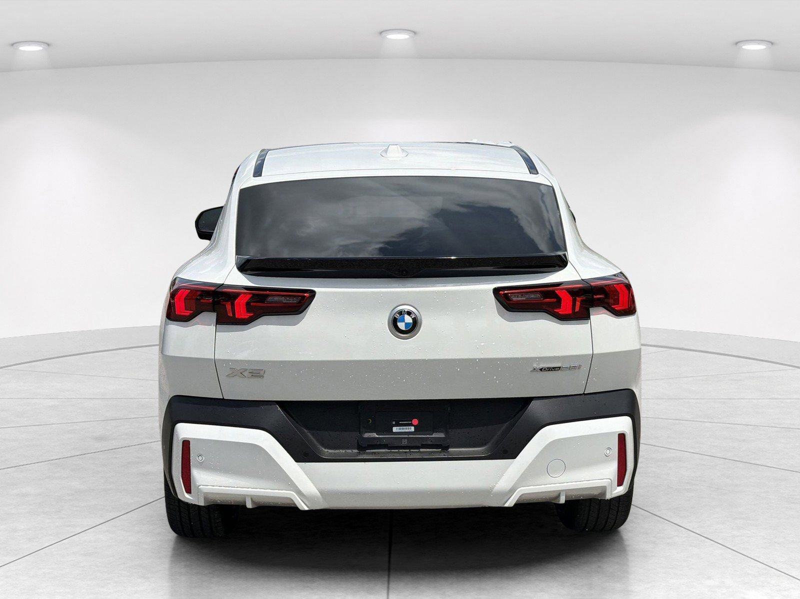 Certified 2025 BMW X2 xDrive28i AWD/4WD image 5