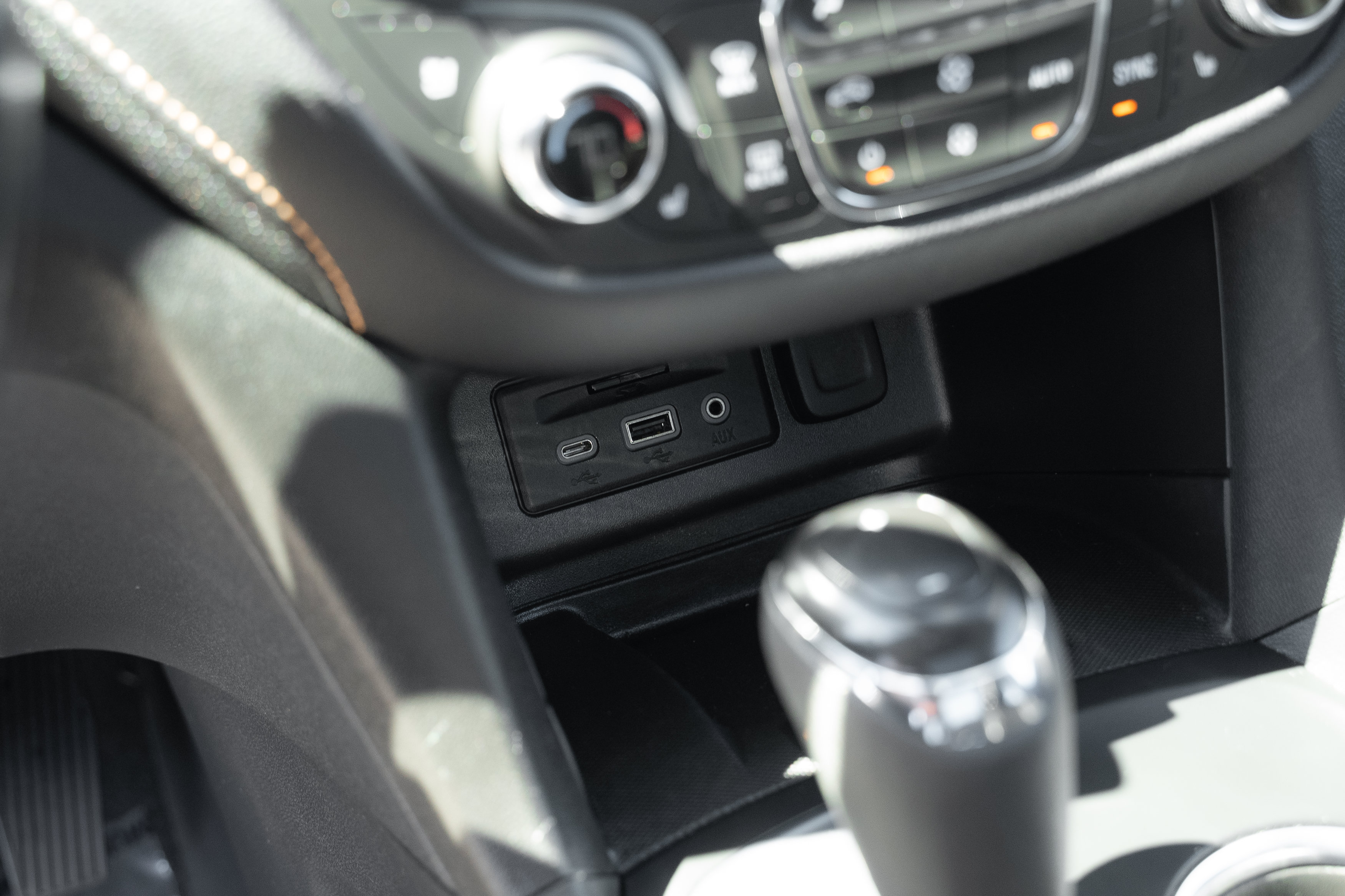 Used 2020 Chevrolet Equinox Premier FWD image 13