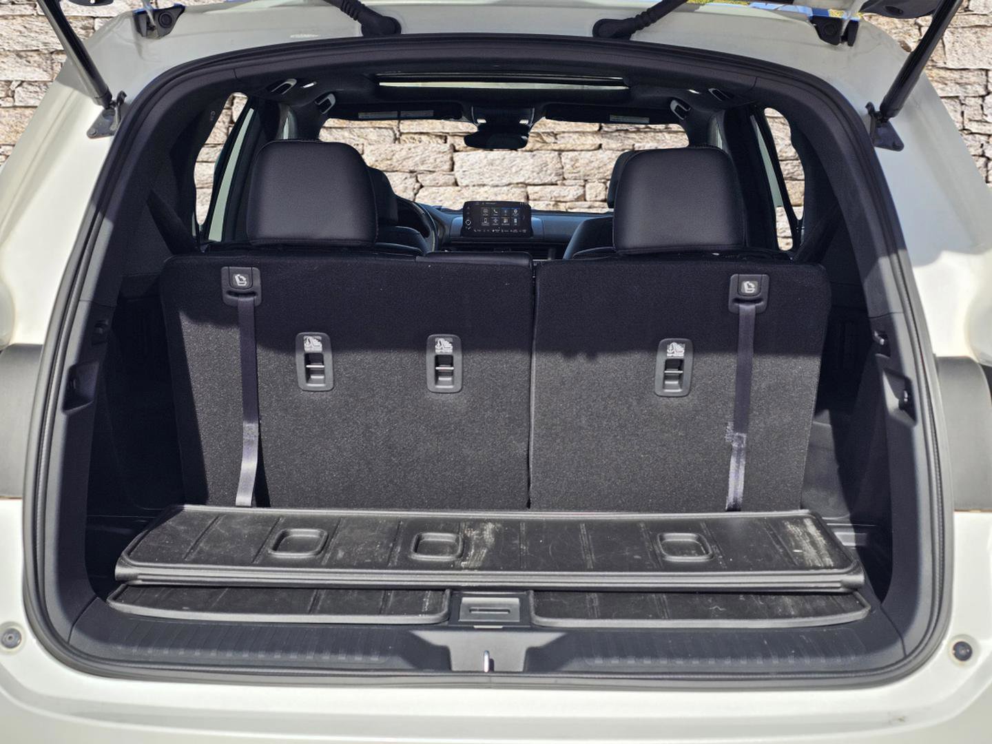 Used 2025 Honda Pilot TrailSport image 8