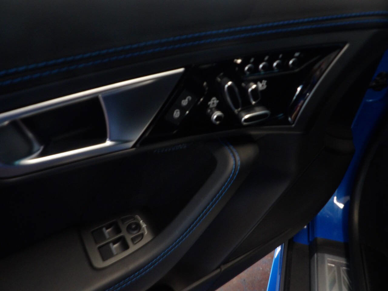 Used 2017 Jaguar F-TYPE S British Design Edition image 10