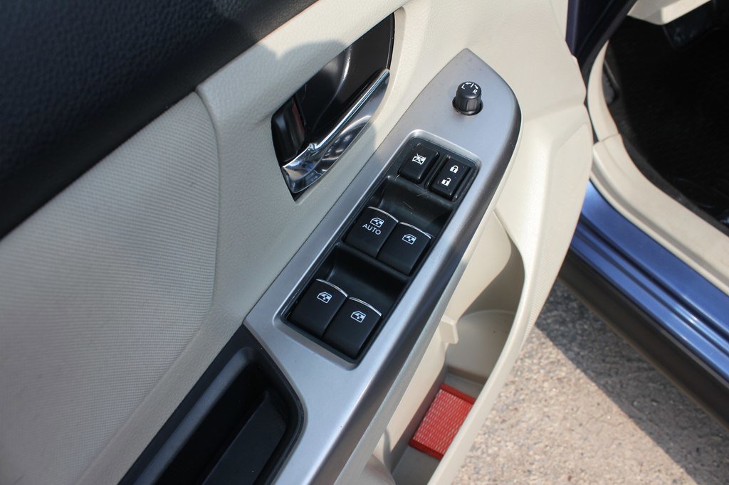 Used 2015 Subaru Crosstrek 2.0i Premium image 32