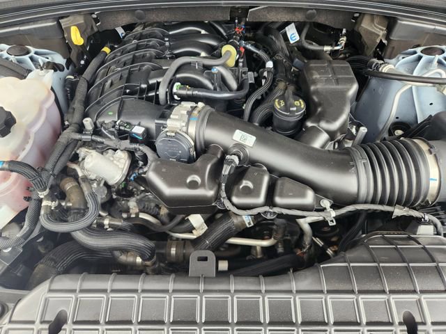 Certified 2025 Jeep Grand Cherokee Laredo w/ Luxury Tech Group I RWD image 29