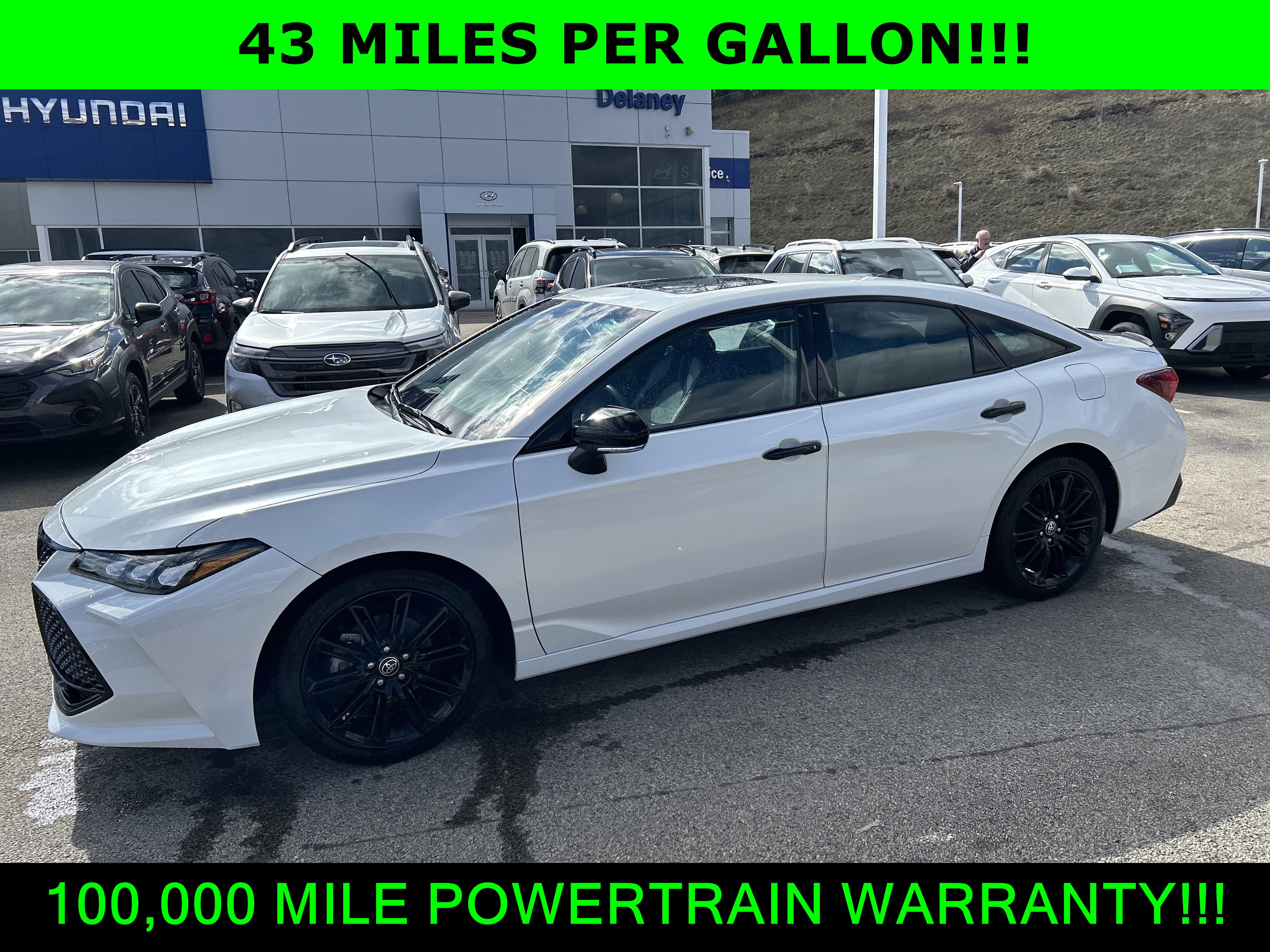 Used 2022 Toyota Avalon XSE image 24