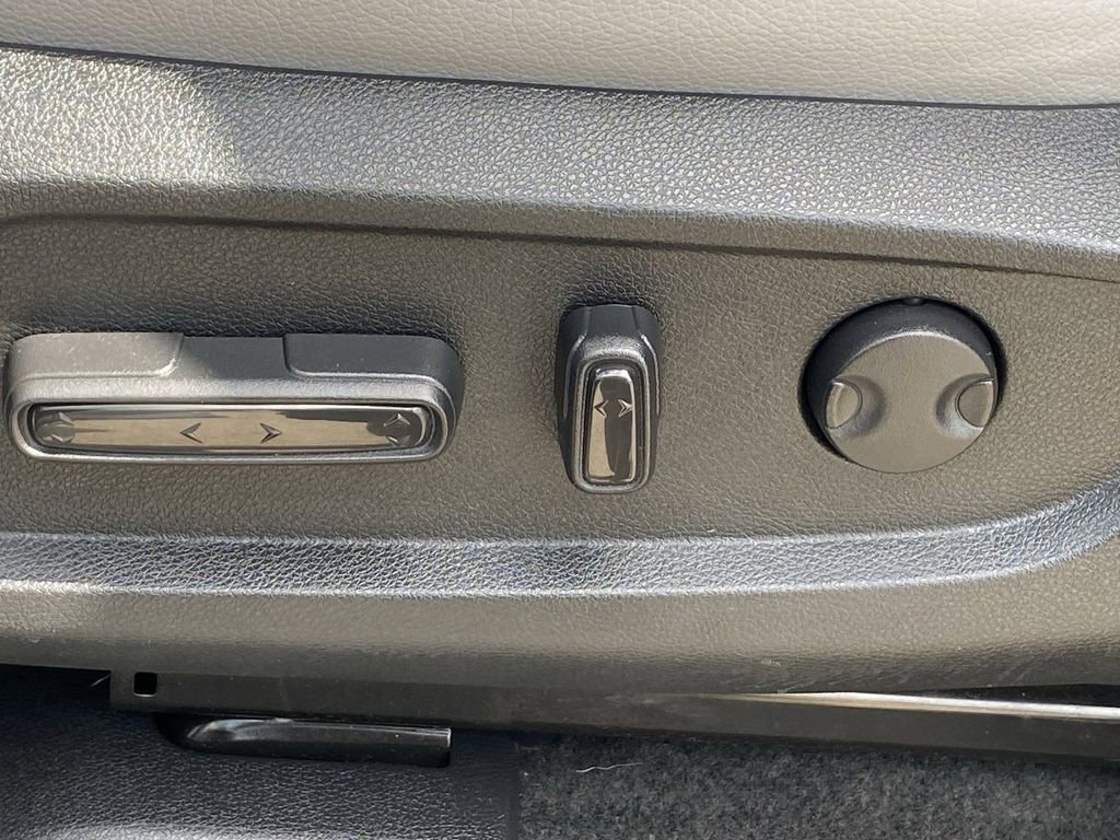 Used 2025 Honda Pilot EX-L image 25