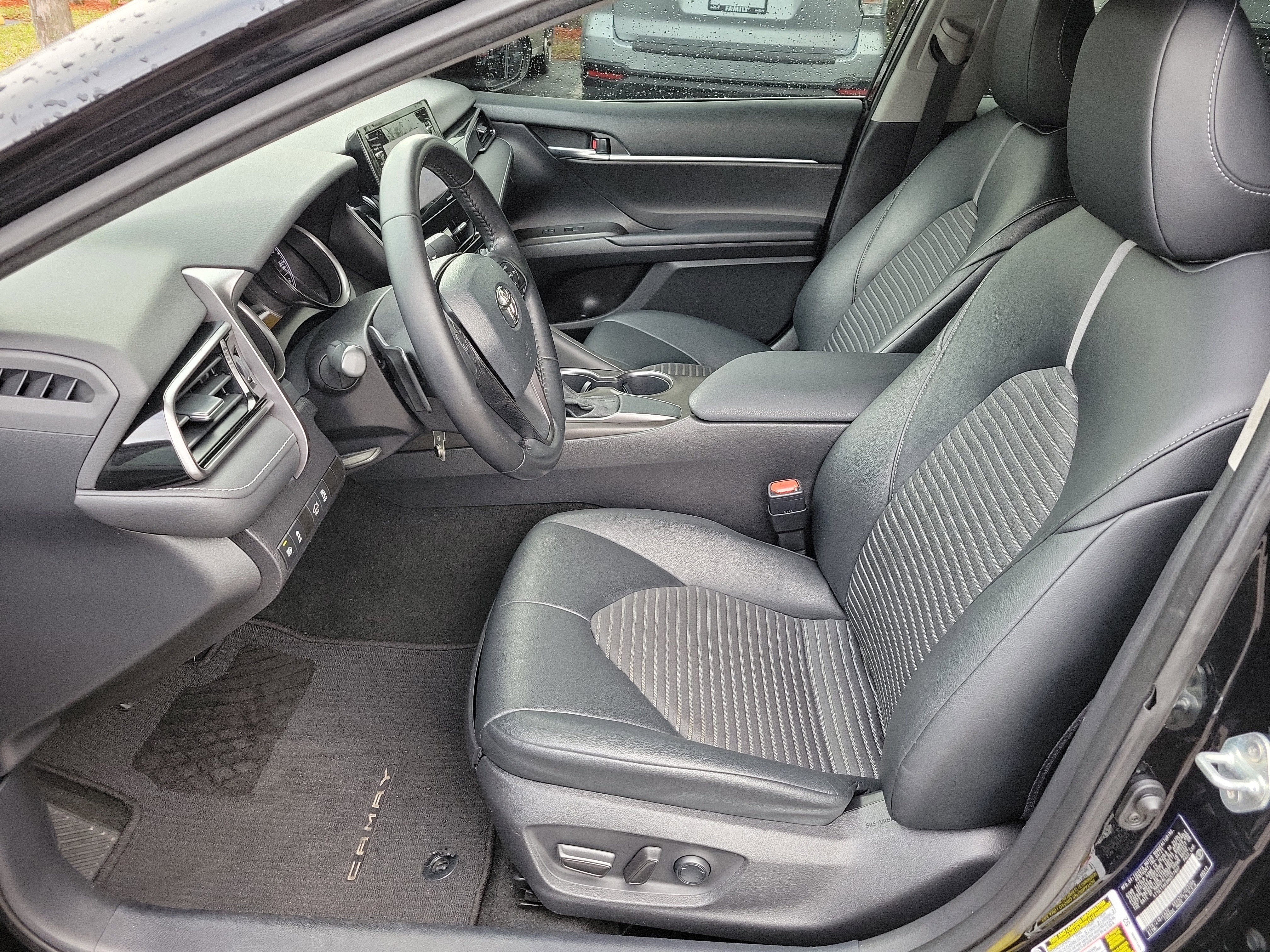 Used 2021 Toyota Camry SE image 21