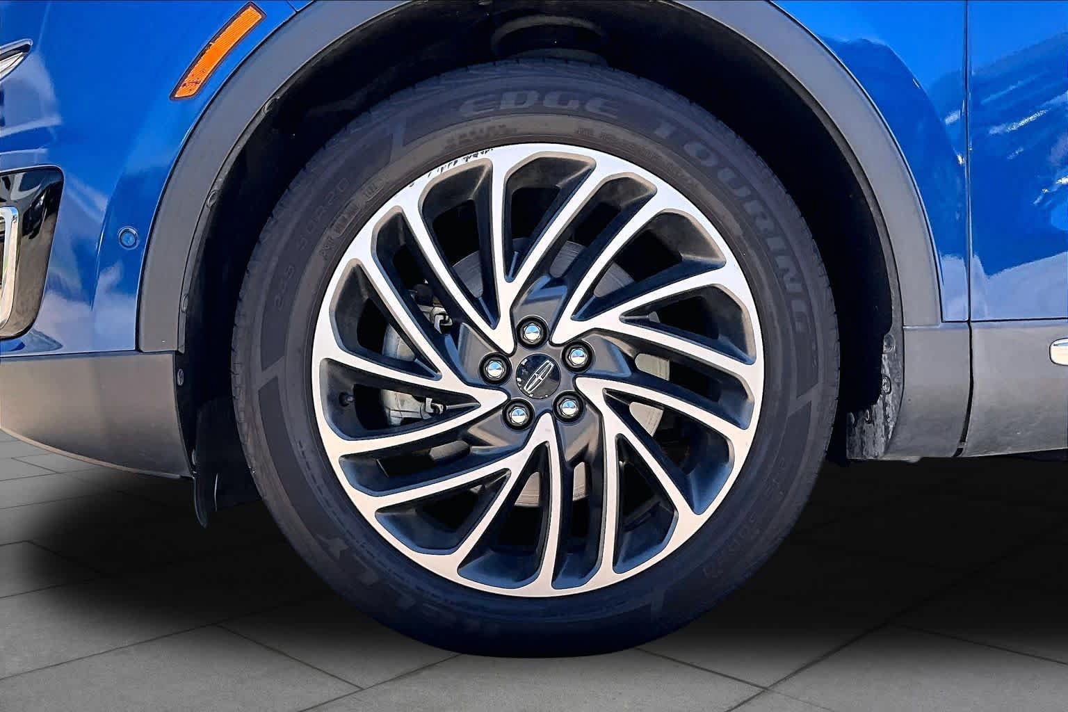 Used 2020 Lincoln Nautilus Reserve w/ Equipment Group 201A FWD image 11