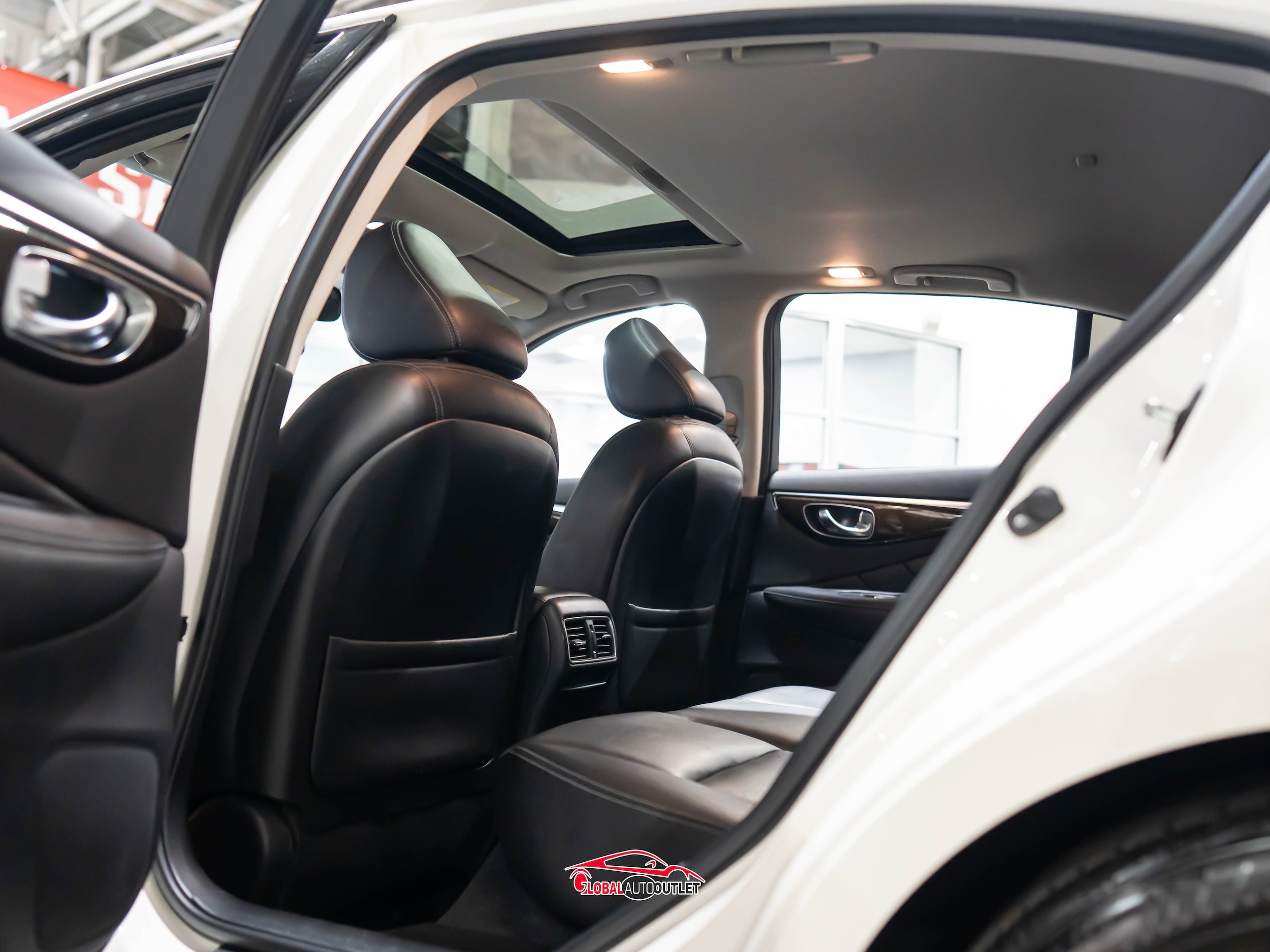 Used 2018 INFINITI Q50 Luxe w/ Sensory Package (Luxe) image 21