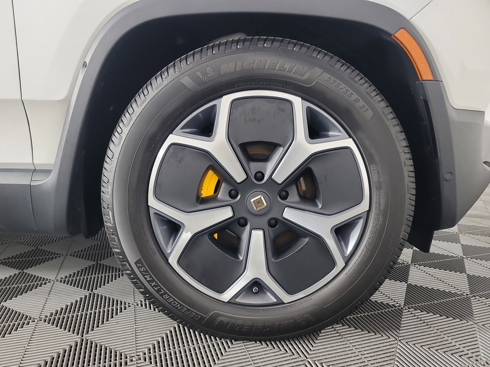 Used 2023 Rivian R1S Adventure AWD/4WD image 11