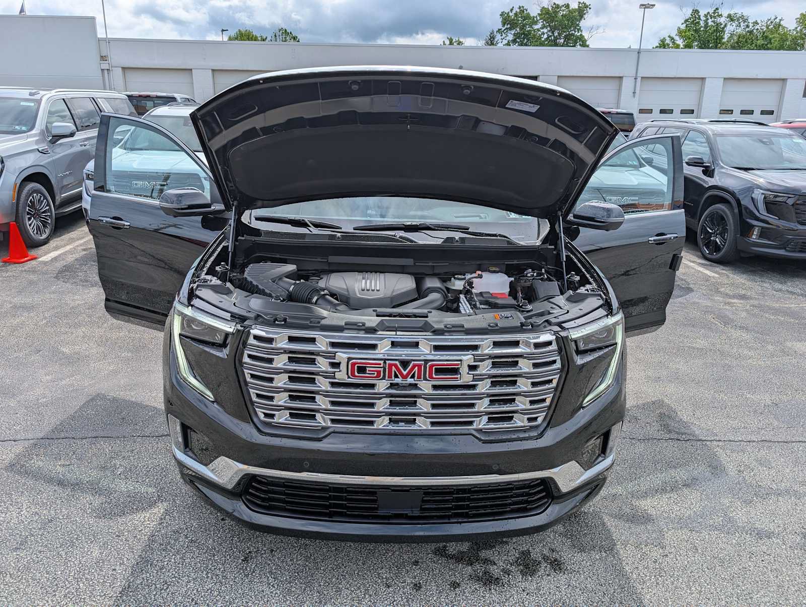 New 2026 GMC Acadia Denali w/ Super Cruise Package AWD/4WD image 10