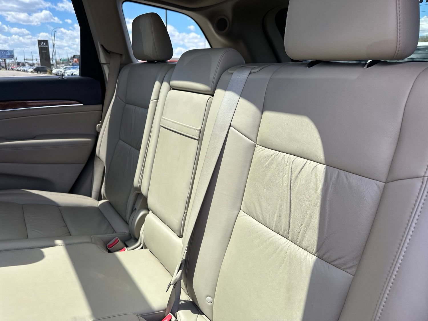 Used 2011 Jeep Grand Cherokee Limited AWD/4WD image 22