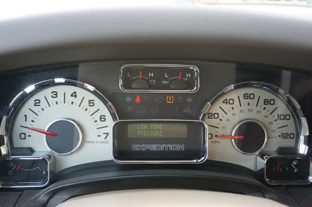 Used 2014 Ford Expedition XLT w/ Equipment Group 202A RWD image 8