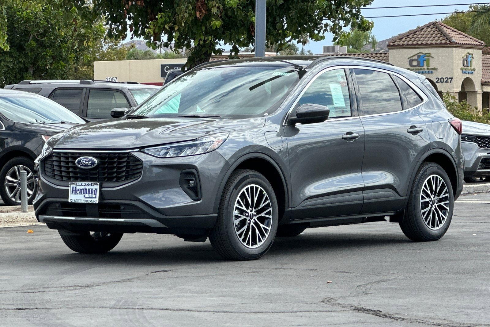 New 2025 Ford Escape SE w/ Class II Trailer Tow Package image 8