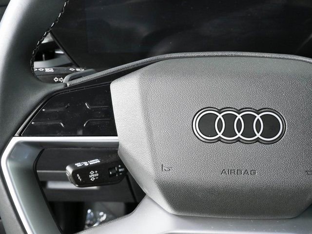 Used 2025 Audi Q5 Premium Plus w/ Premium Plus AWD/4WD image 11