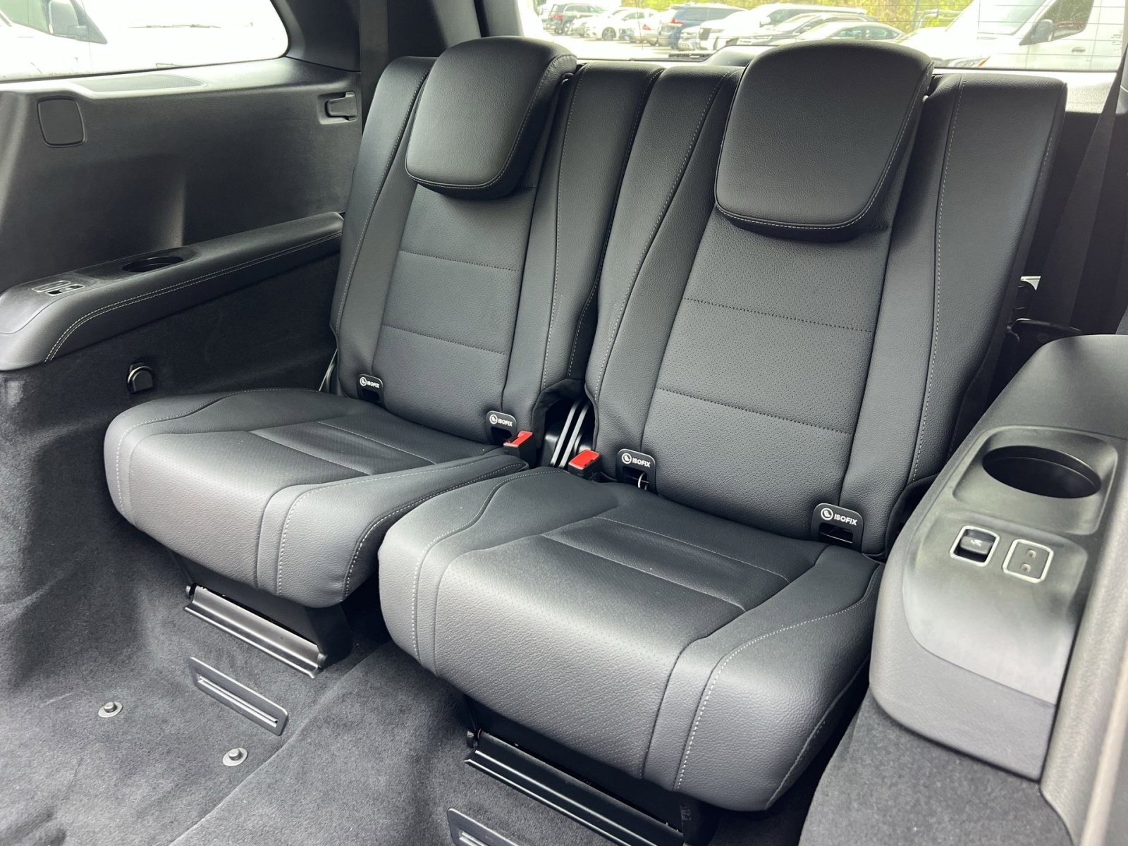 Used 2024 Mercedes-Benz GLS 450 4MATIC image 32