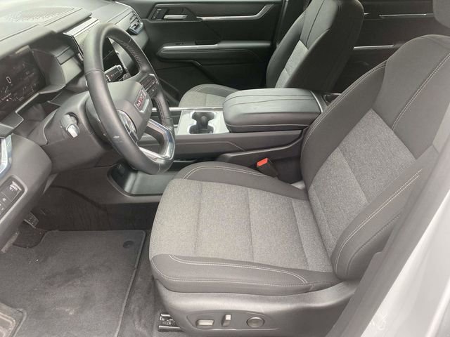 Used 2025 GMC Acadia Elevation image 17