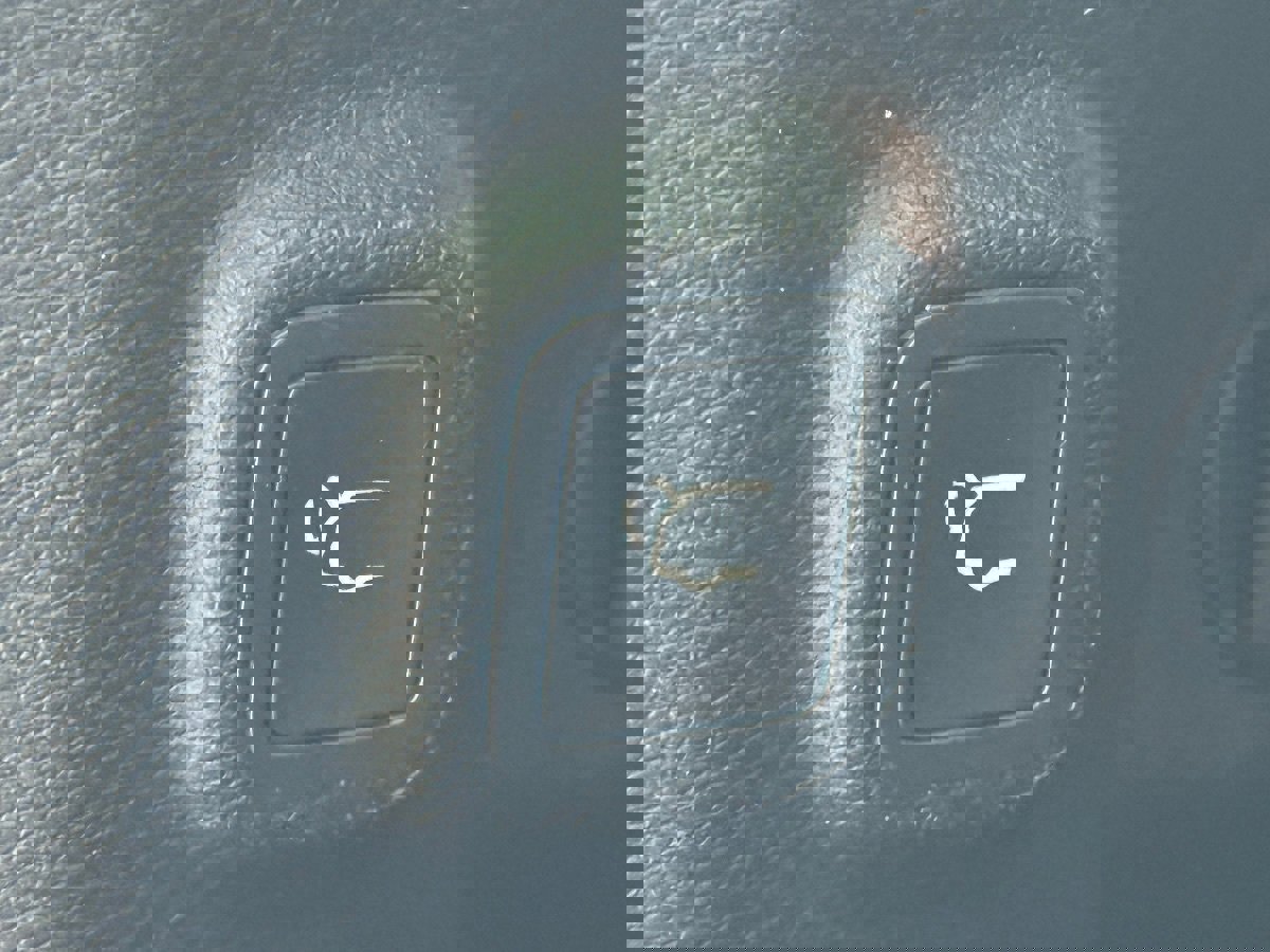 Used 2019 Jeep Cherokee Limited image 42