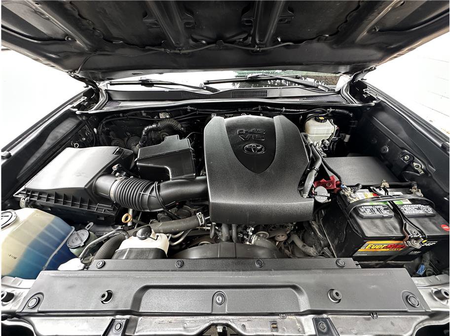 Used 2020 Toyota Tacoma TRD Off-Road w/ Technology Package image 32