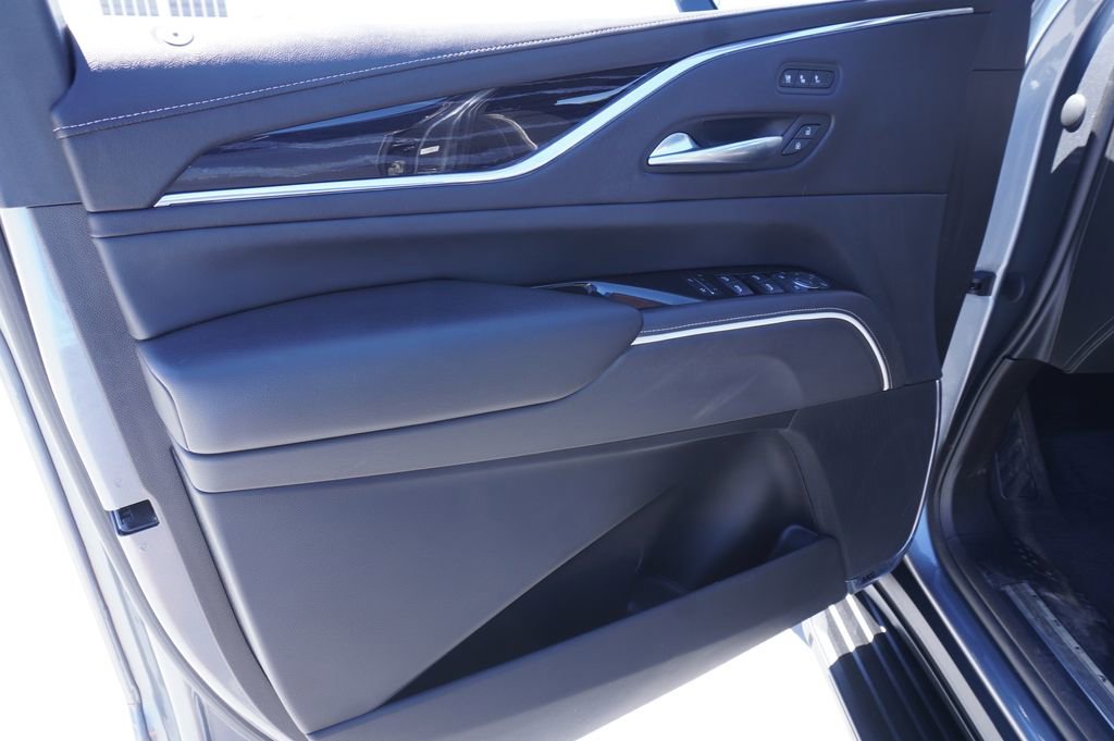 Used 2021 Cadillac Escalade Sport w/ LPO, ONYX Package image 16