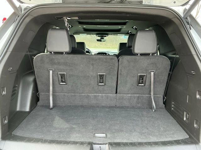 Used 2023 Chevrolet Traverse LT w/ LT Premium Package image 11