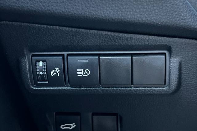 Certified 2022 Toyota Corolla Cross XLE w/ Convenience Package FWD image 29