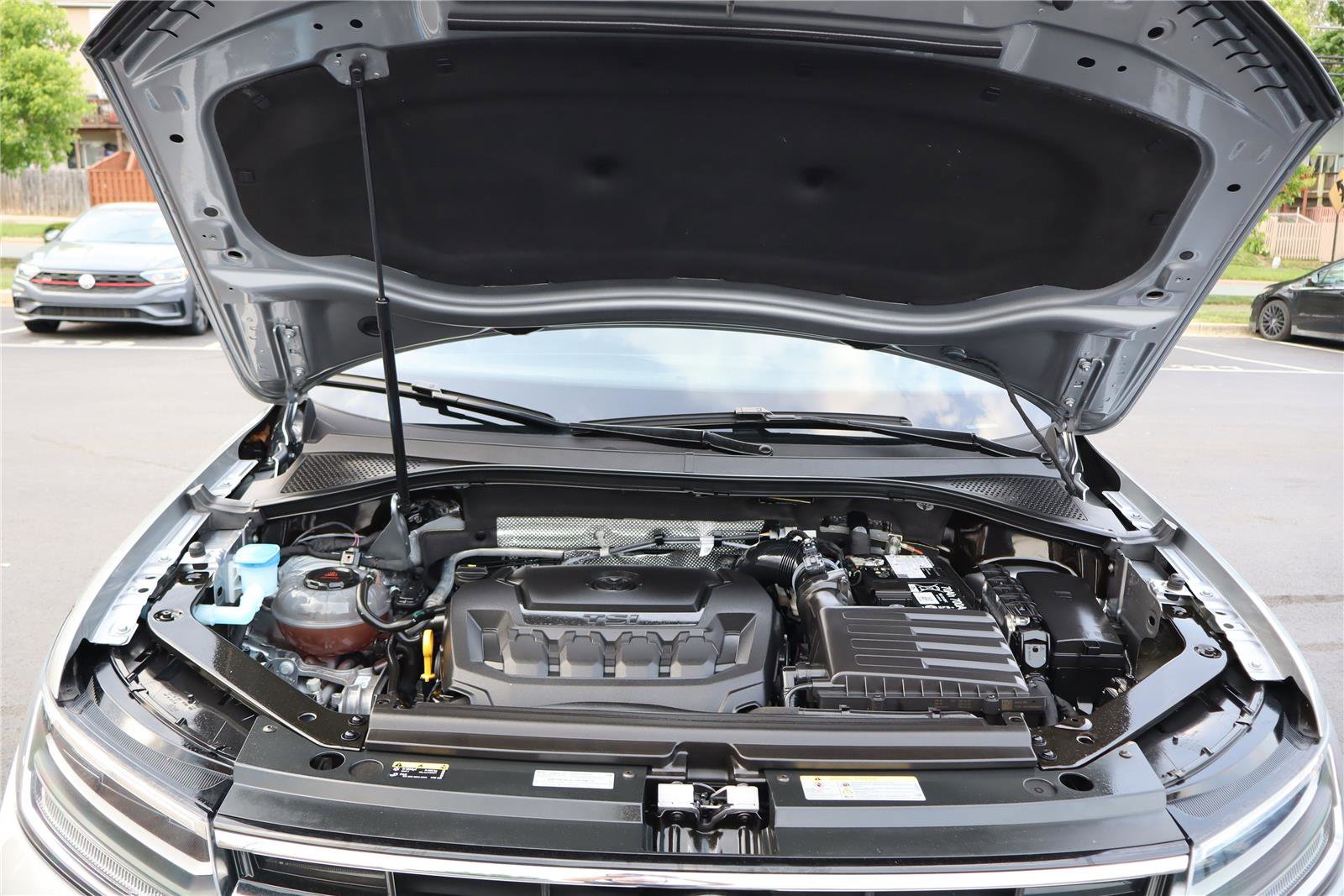 Certified 2024 Volkswagen Tiguan SE FWD image 10