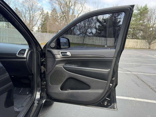 Used 2015 Jeep Grand Cherokee Altitude image 25