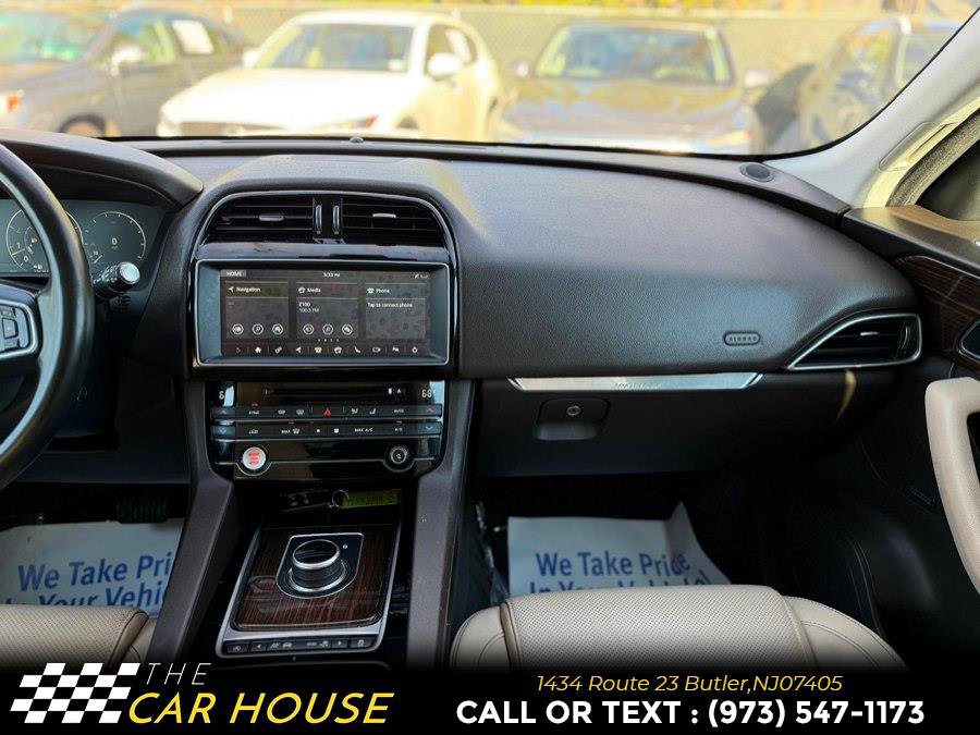 Used 2017 Jaguar F-PACE Prestige image 29