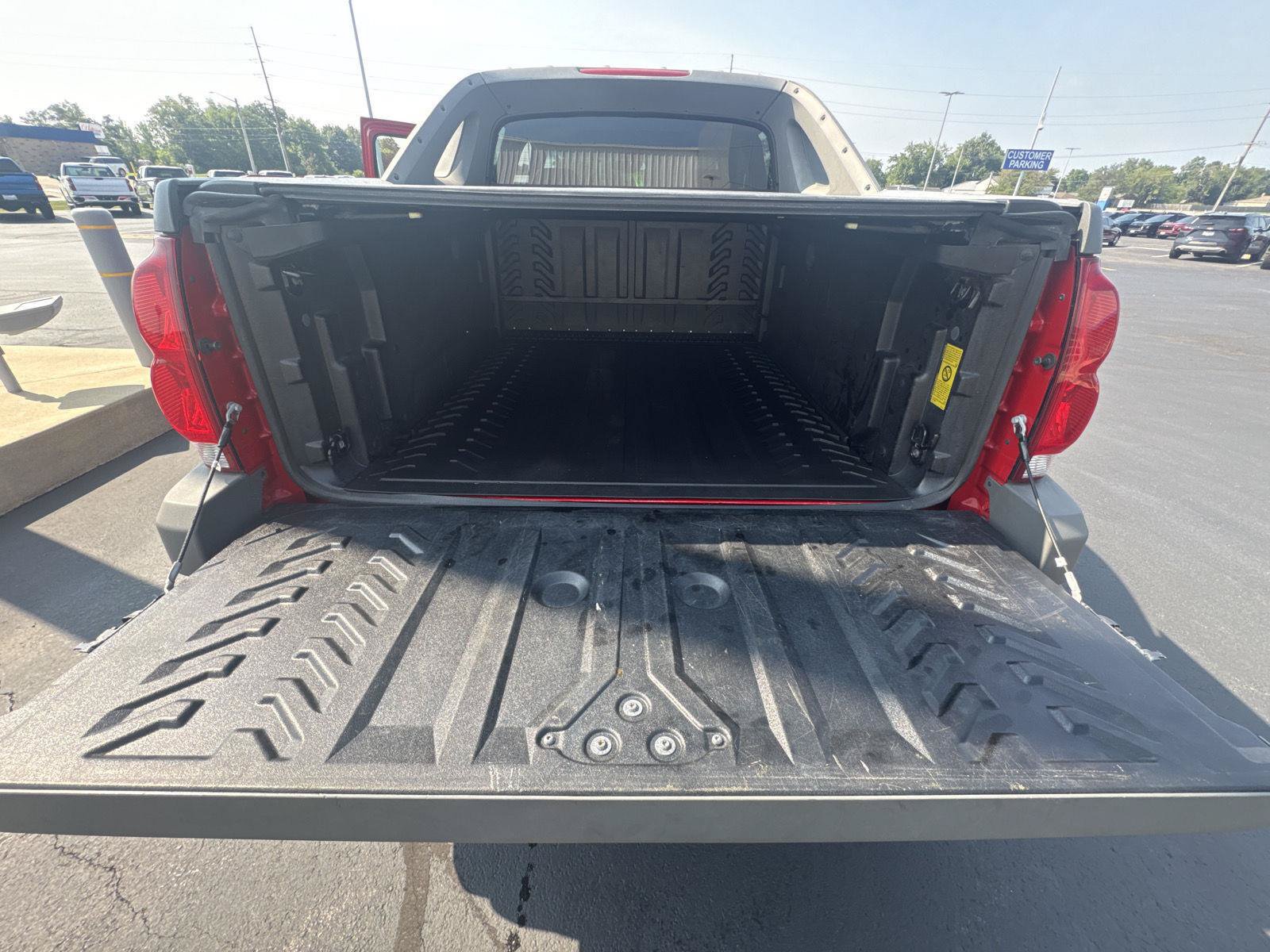 Used 2002 Chevrolet Avalanche 4x4 w/ Off-Road Suspension Pkg image 12