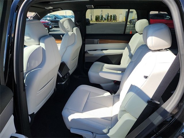 New 2026 Cadillac Vistiq Sport w/ LPO, Floor Liner Package image 8