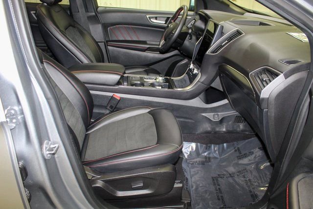 Used 2022 Ford Edge ST-Line image 16
