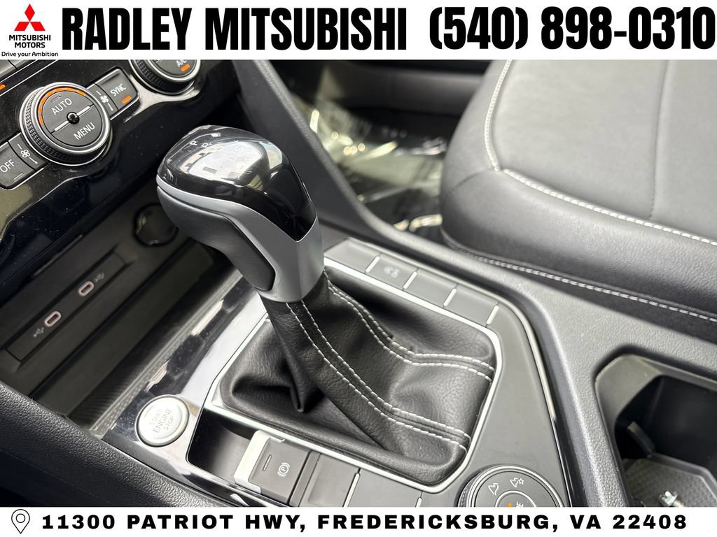 Used 2024 Volkswagen Taos SE w/ Panoramic Sunroof Package AWD/4WD image 11