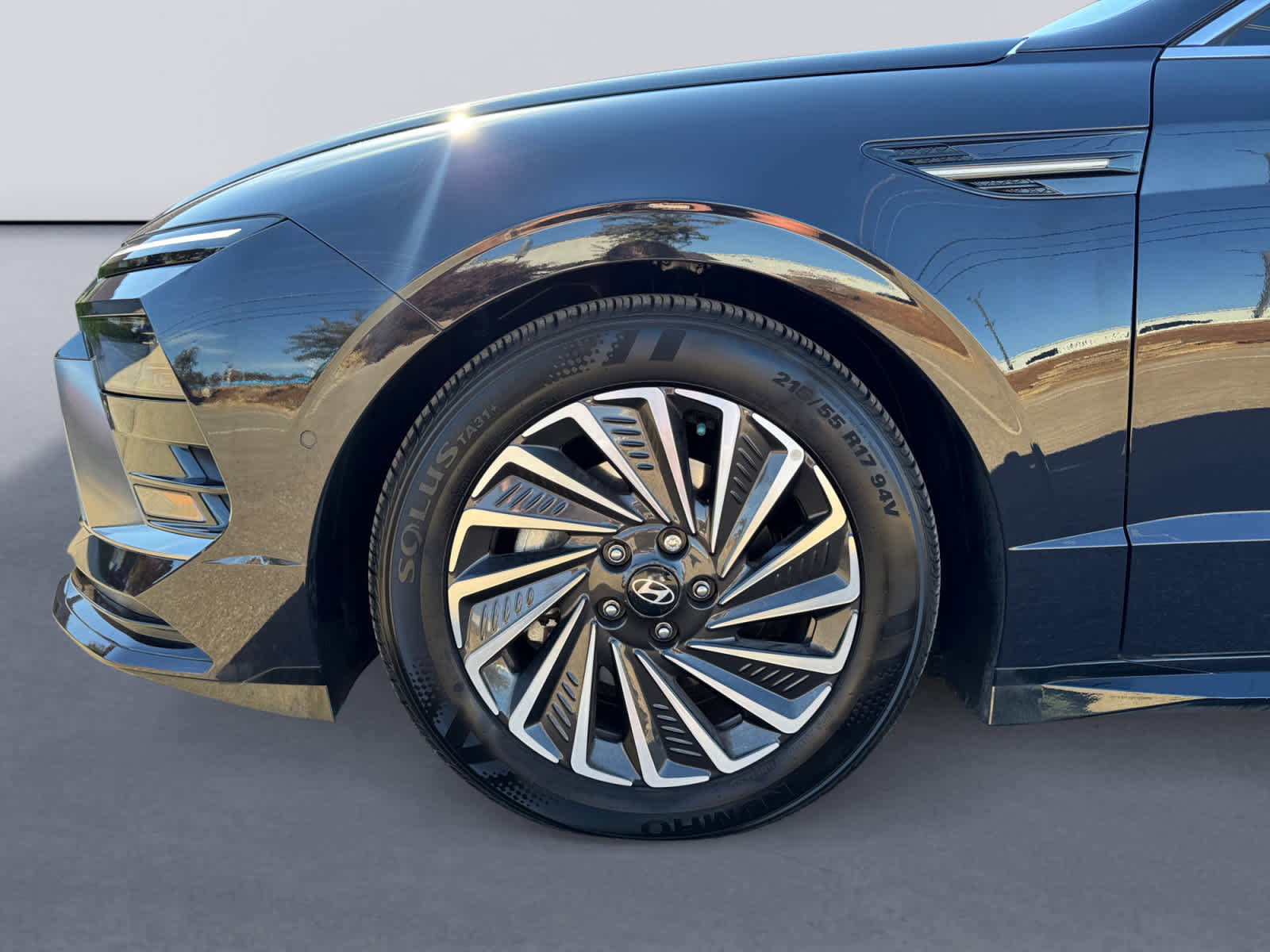 Used 2025 Hyundai Sonata Limited image 9