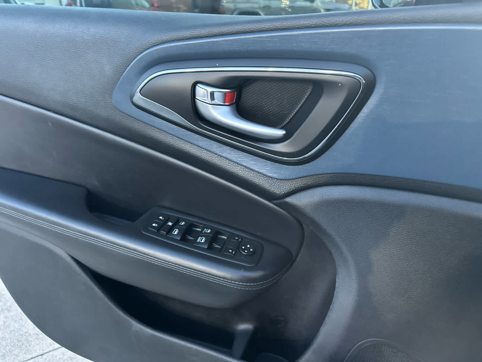 Used 2015 Chrysler 200 S w/ Navigation & Sound Group I image 16