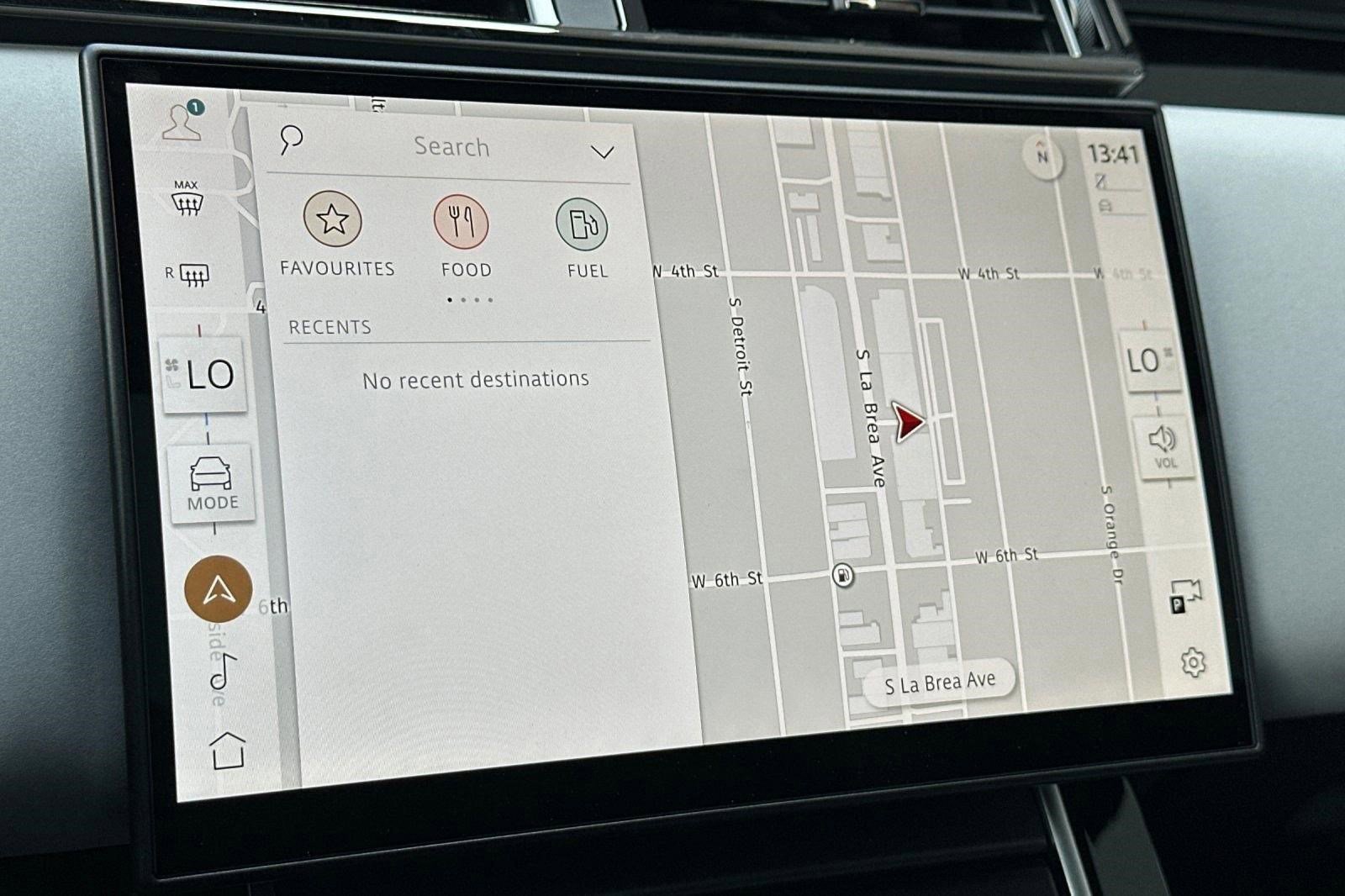 New 2026 Land Rover Range Rover Velar Dynamic SE AWD/4WD image 25