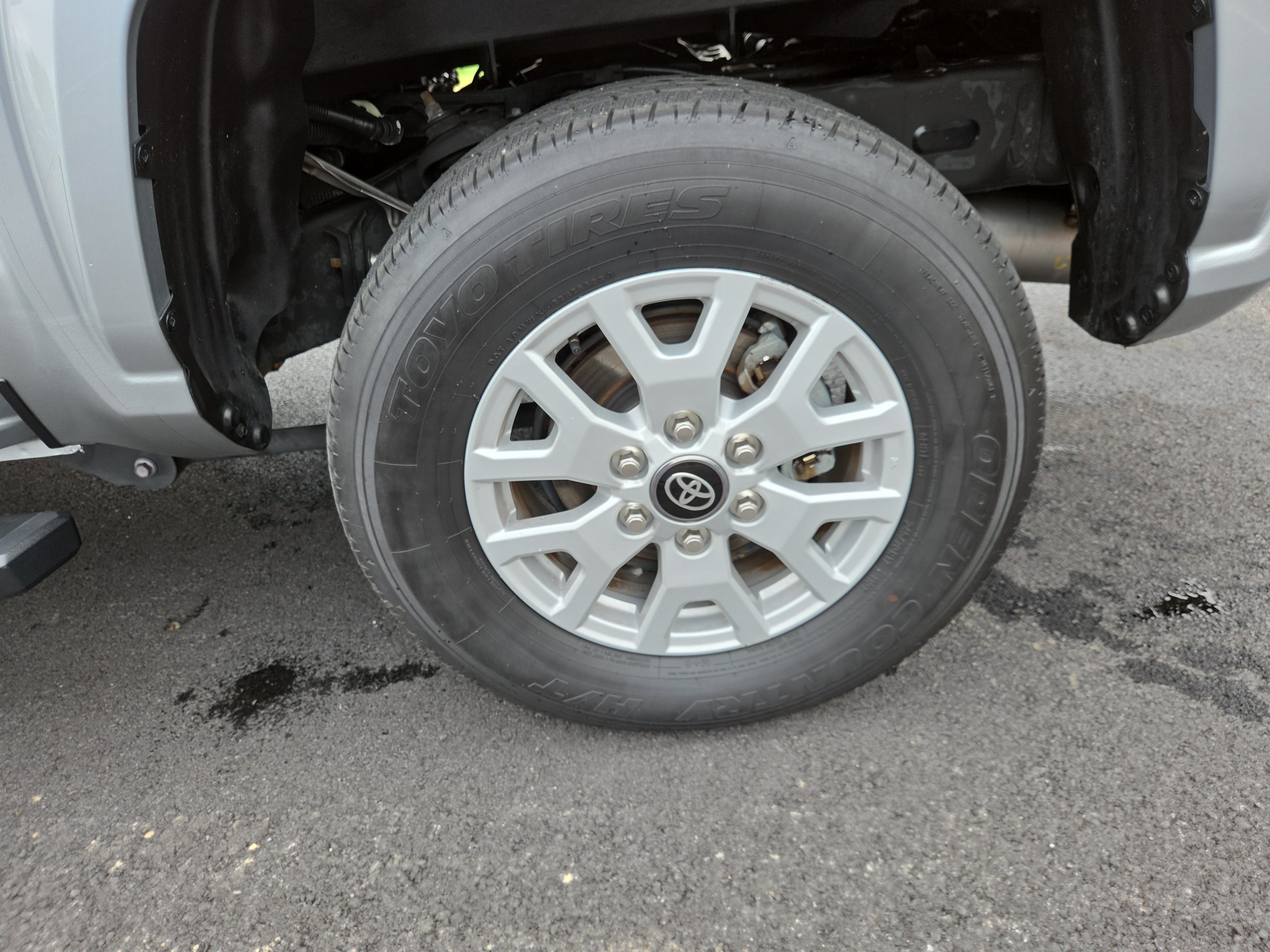 Used 2024 Toyota Tacoma SR5 AWD/4WD image 29