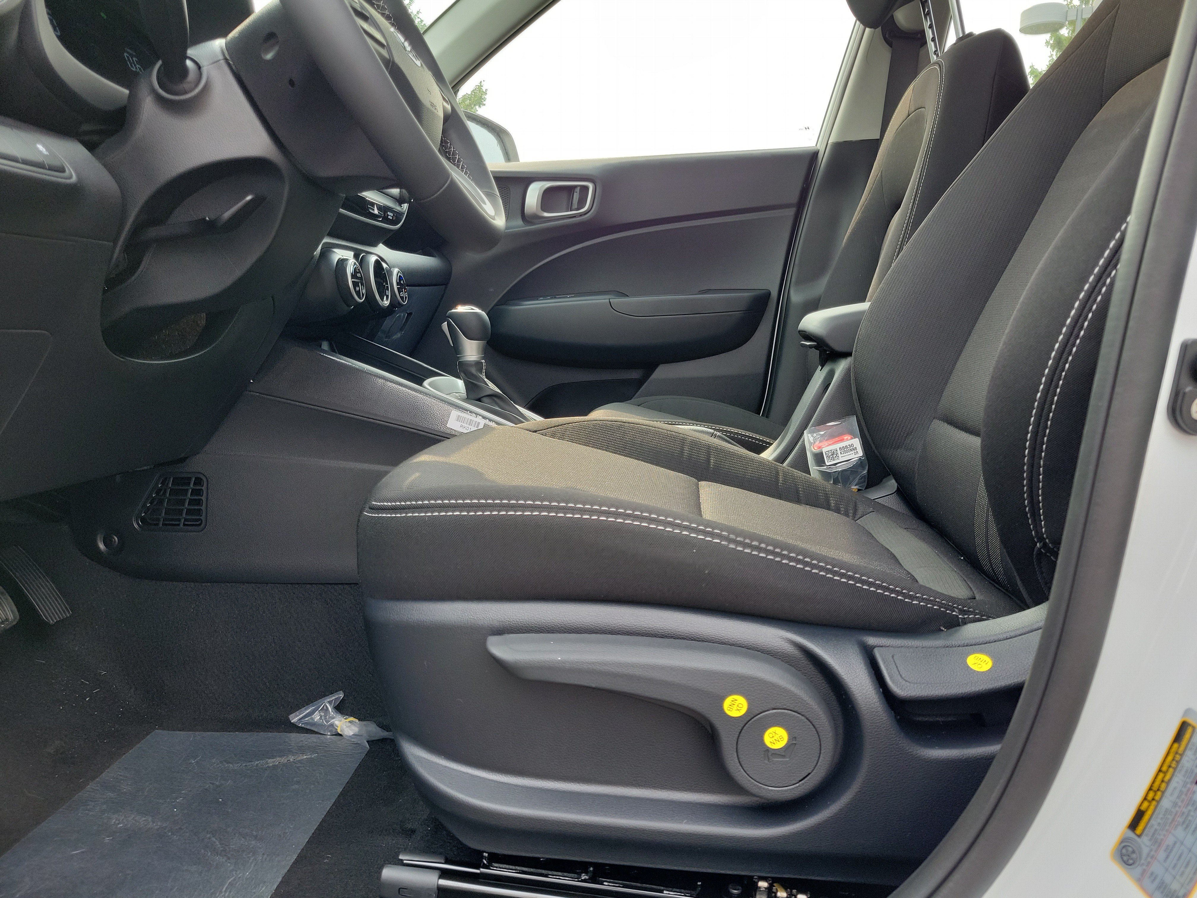 New 2026 Hyundai Venue SEL FWD image 16