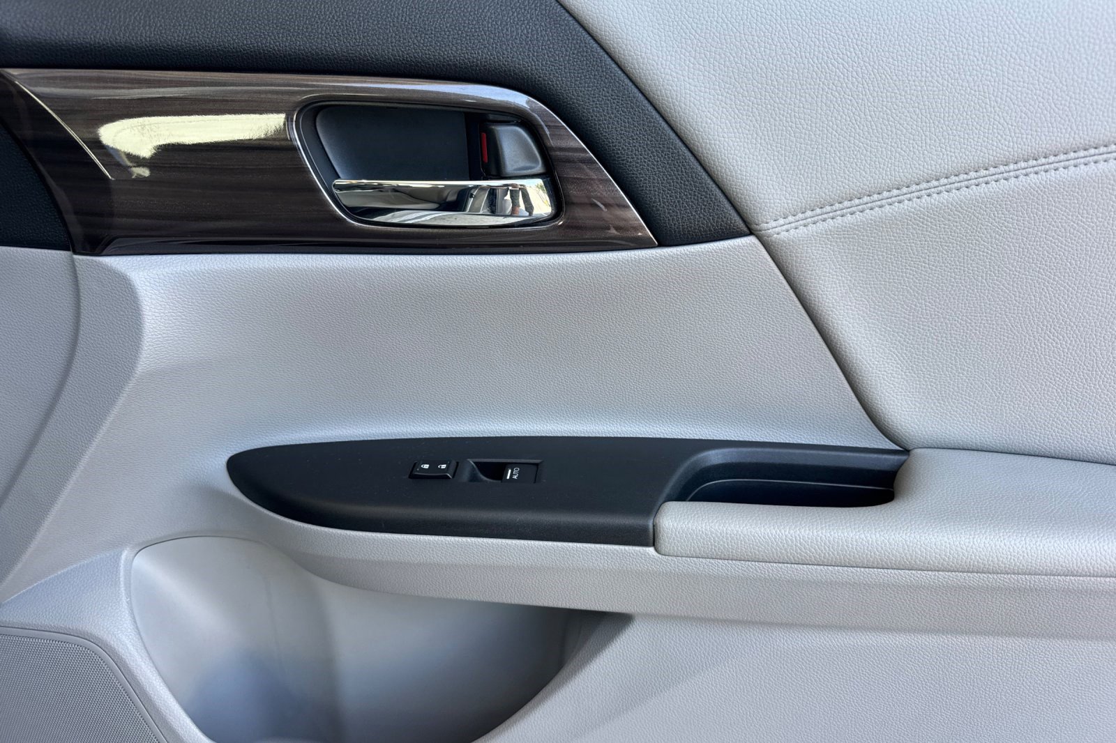 Used 2016 Honda Accord EX-L image 21
