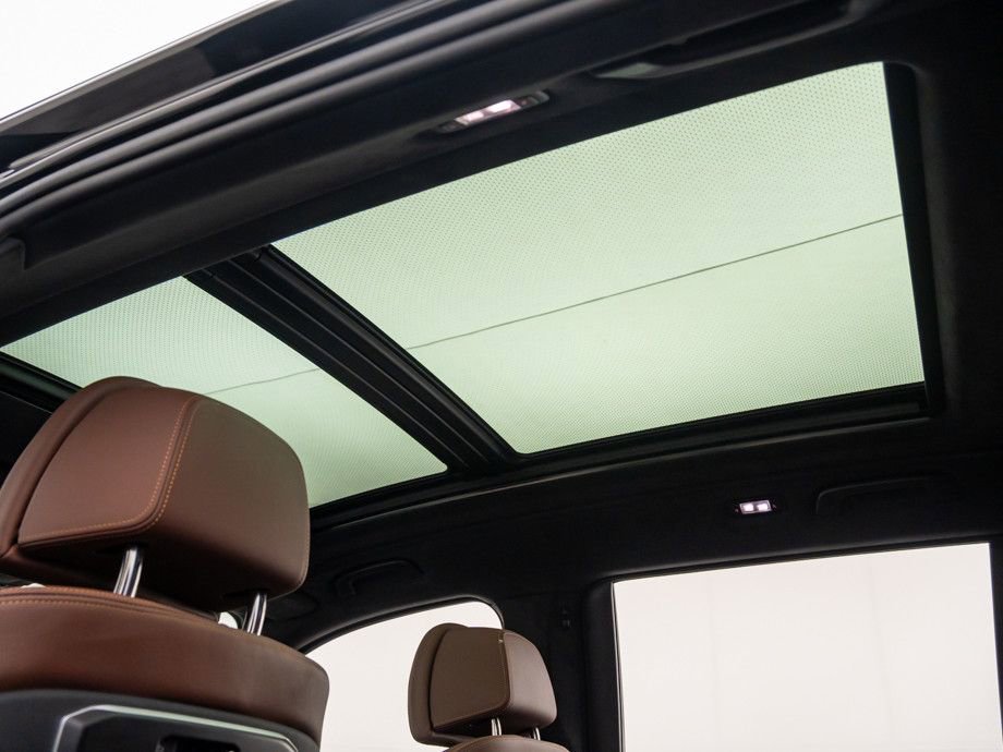 Certified 2025 BMW X7 M60i w/ Executive Package image 16