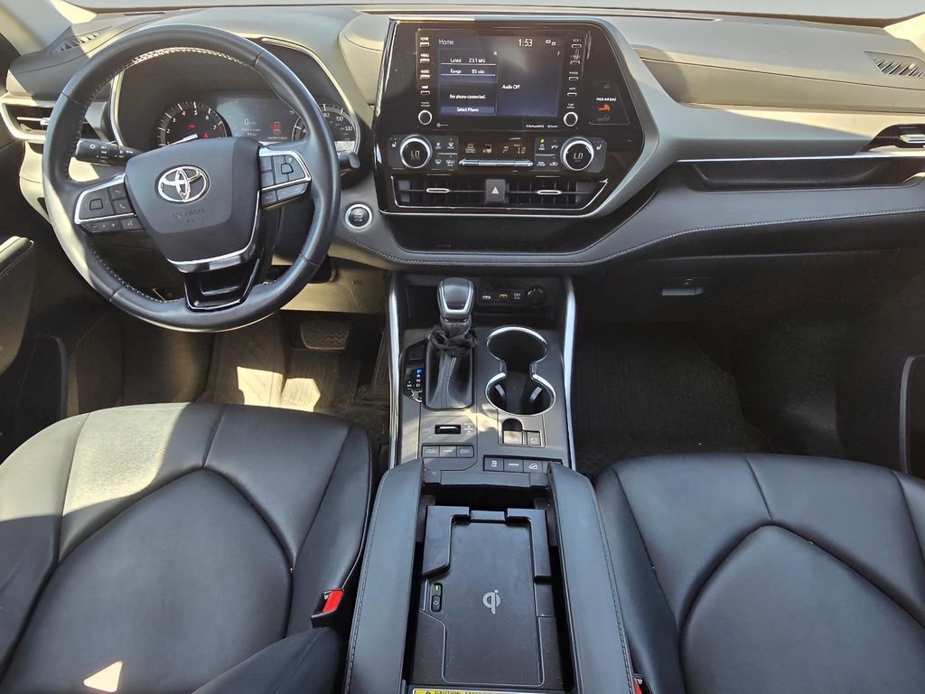 Used 2021 Toyota Highlander XLE AWD/4WD image 11