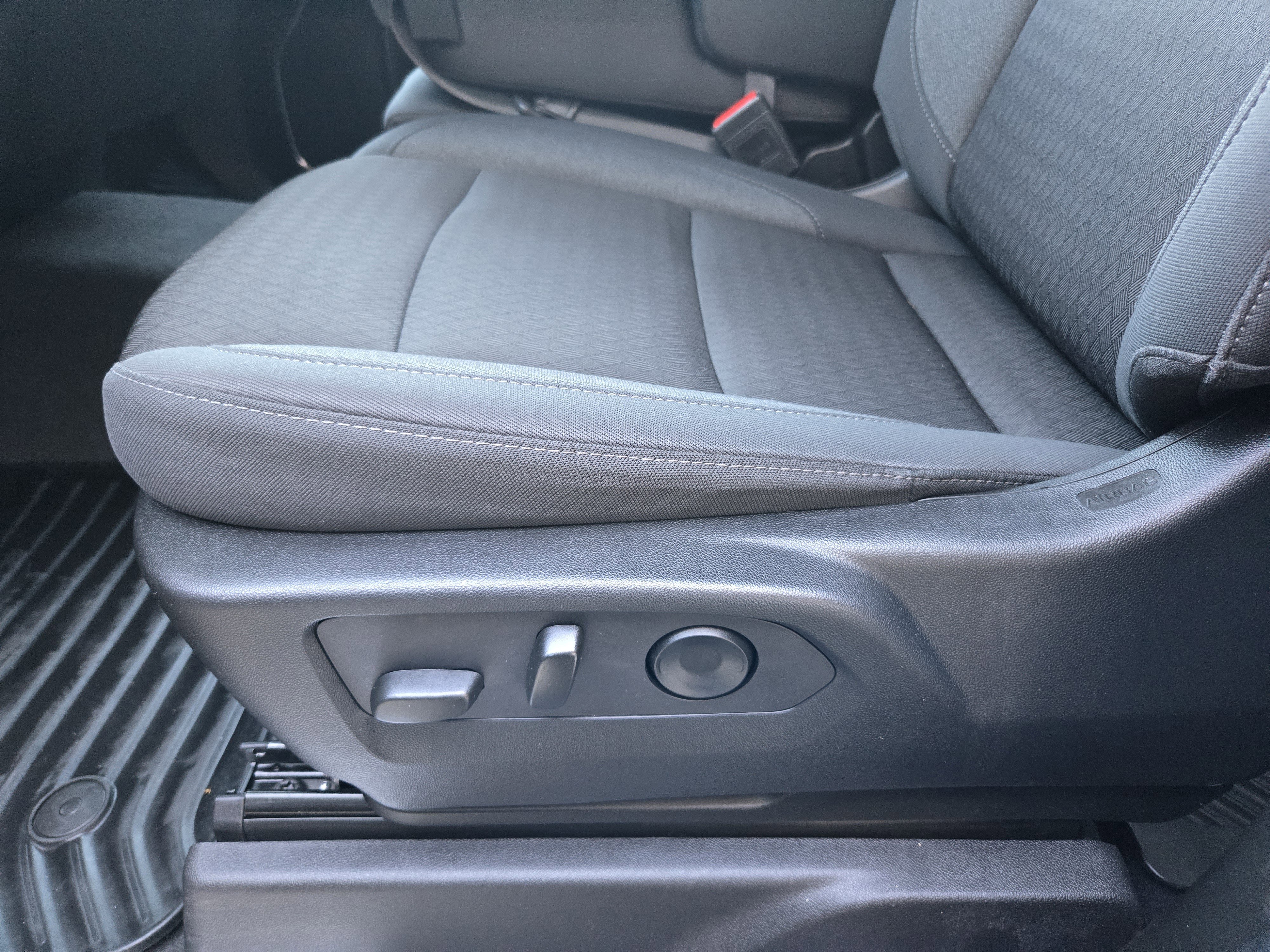 Used 2024 Chevrolet Silverado 1500 LT w/ Convenience Package II image 18