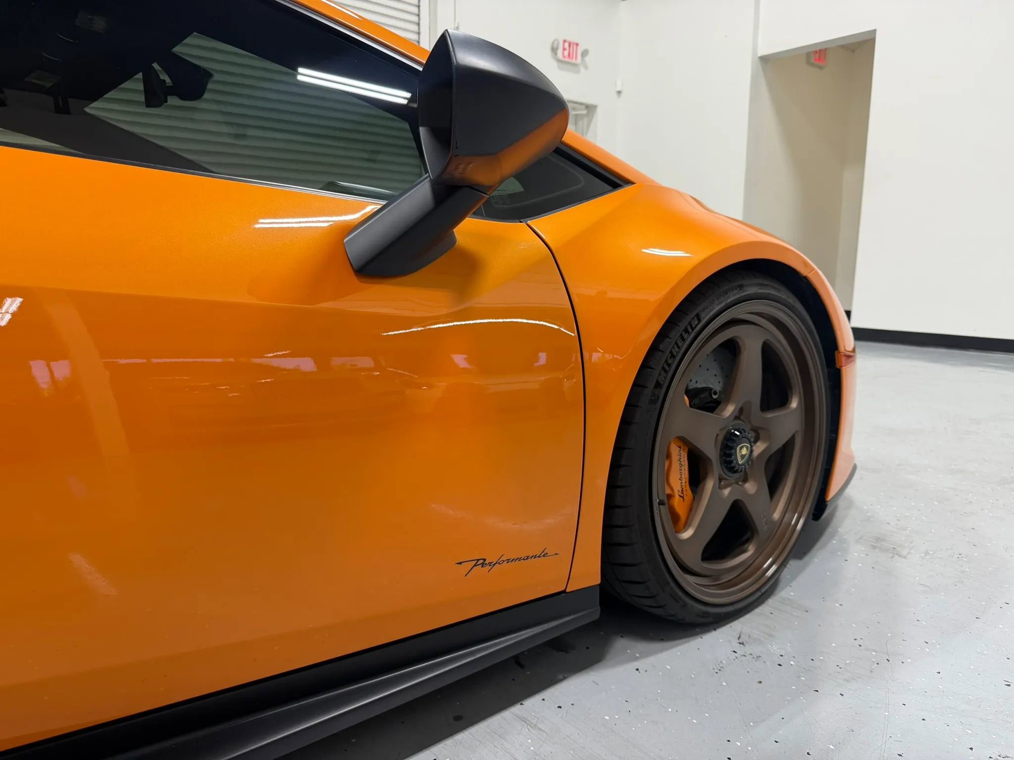 Used 2018 Lamborghini Huracan Performante AWD/4WD image 16