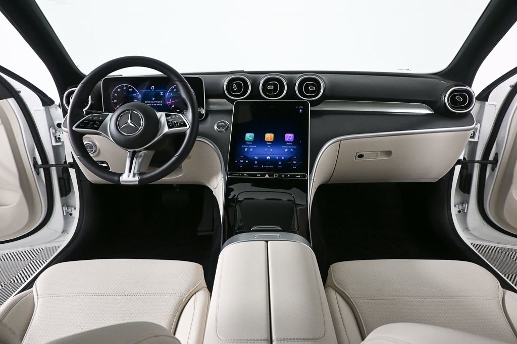 Used 2025 Mercedes-Benz C 300 Sedan image 16