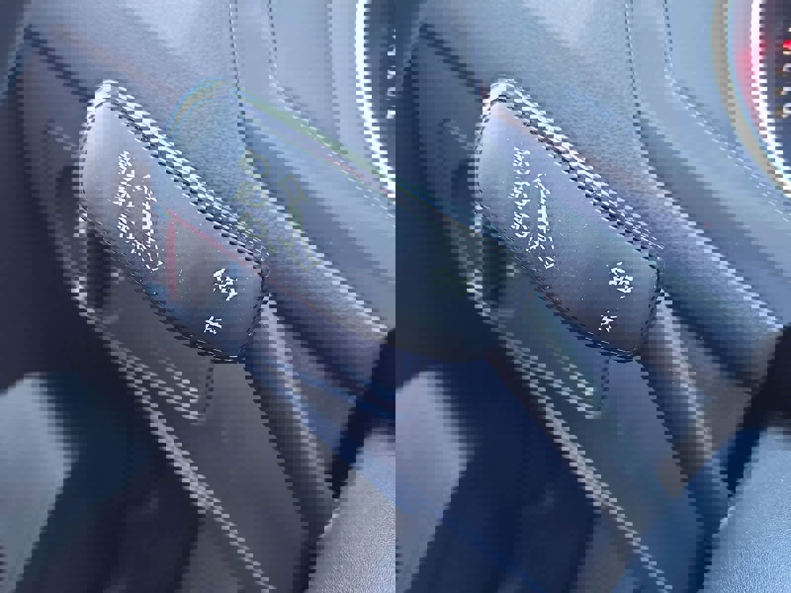 Used 2020 Volkswagen Tiguan SE w/ Panoramic Sunroof Package image 28